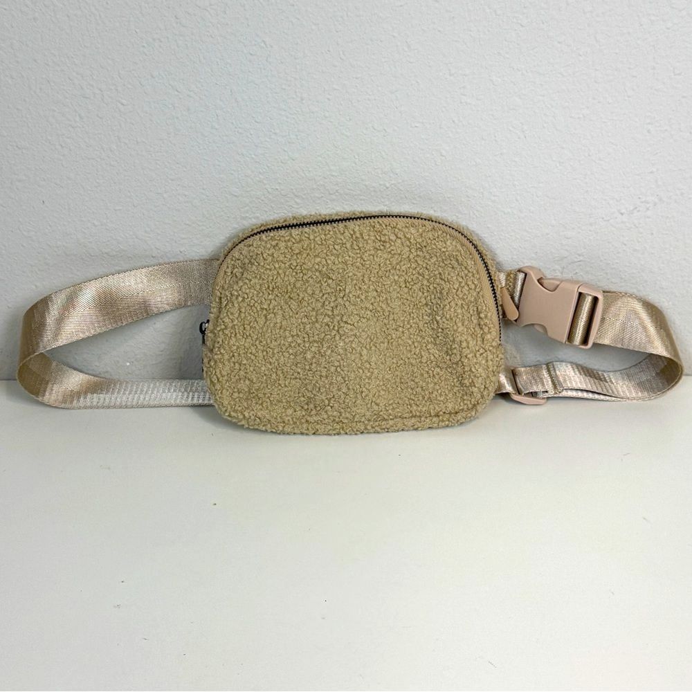 Sherpa Belt Bag Beige